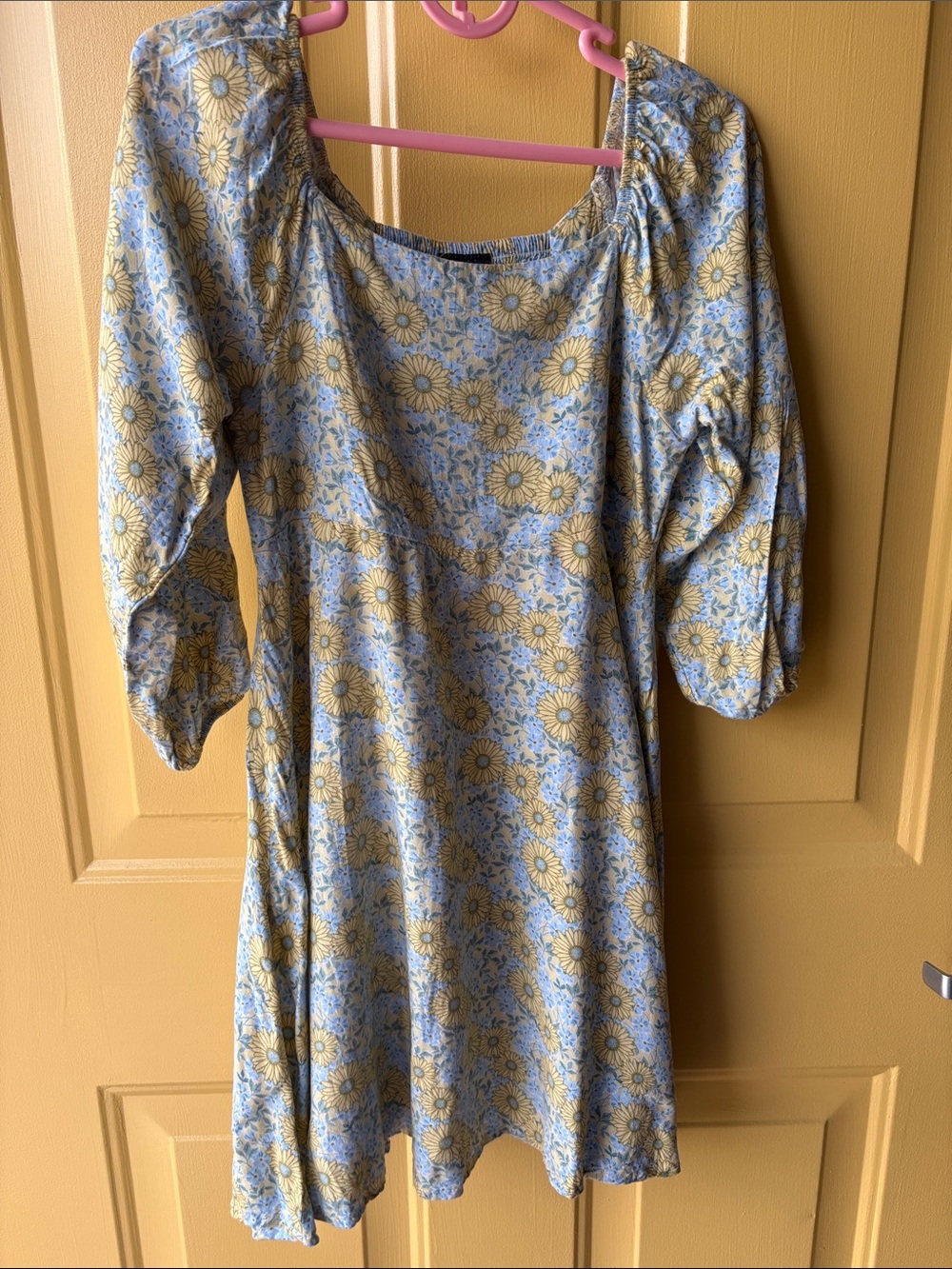 Girls' Daisy-Print Casual Square-Neck Dress in Blue and Yellow Size 8 EUC school